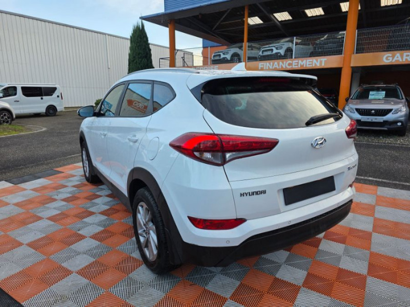 Photo 11 de l'offre de HYUNDAI TUCSON III 1.7 CRDI 115 BVM6 NAVI PACK Camera SC à 13450€ chez Mérignac auto
