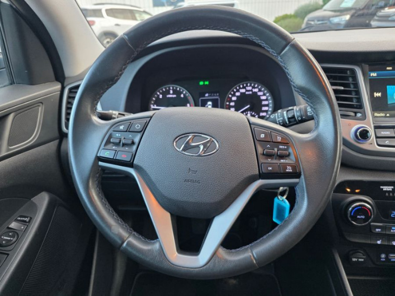 Photo 20 de l'offre de HYUNDAI TUCSON III 1.7 CRDI 115 BVM6 NAVI PACK Camera SC à 13450€ chez Mérignac auto