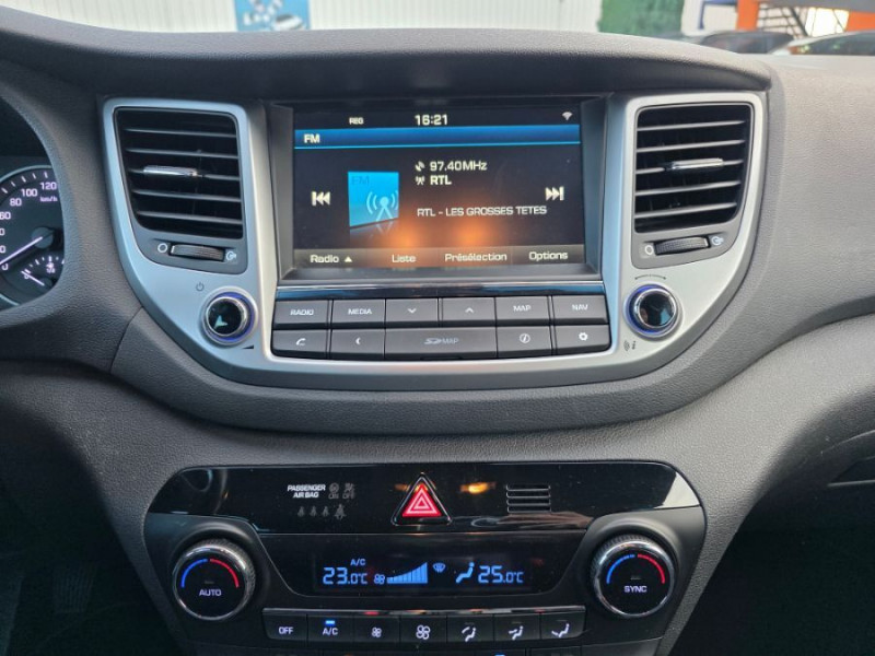 Photo 22 de l'offre de HYUNDAI TUCSON III 1.7 CRDI 115 BVM6 NAVI PACK Camera SC à 13450€ chez Mérignac auto