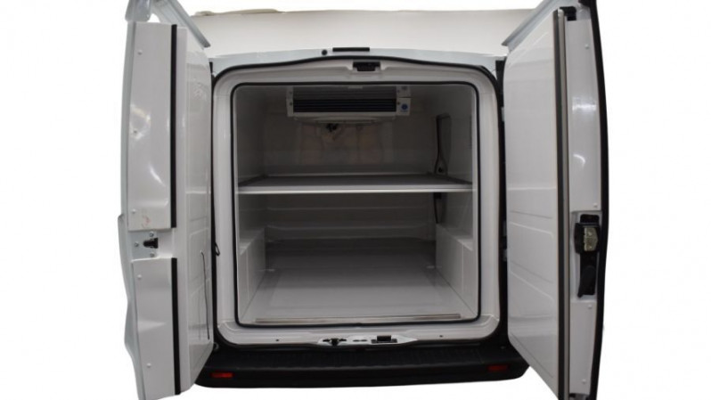 Photo 2 de l'offre de RENAULT TRAFIC FRIGO L1H1 2.0 Blue dCi 130 BVM6 2.8T GRAND CONFORT GPS Camera 552€ HT/M à 30287€ chez Mérignac auto