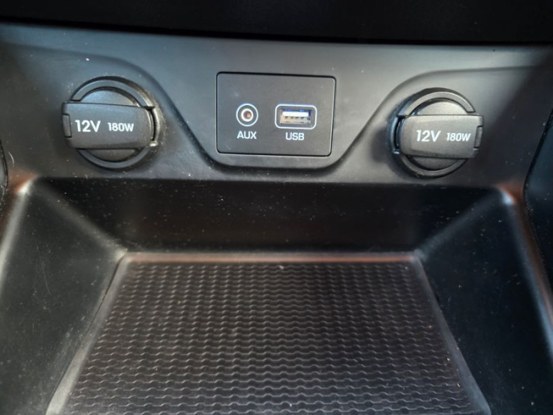 Photo 23 de l'offre de HYUNDAI TUCSON III 1.7 CRDI 115 BVM6 NAVI PACK Camera SC à 13450€ chez Mérignac auto
