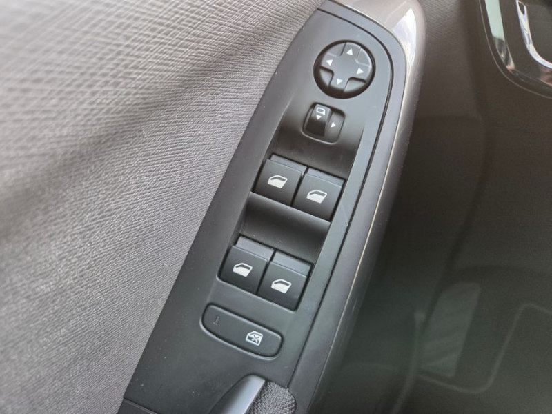 Photo 21 de l'offre de CITROEN GRAND C4 SPACETOURER 1.5 BlueHDi 130 EAT8 SHINE Toit Pano Attel. 7PL à 24500€ chez Mérignac auto