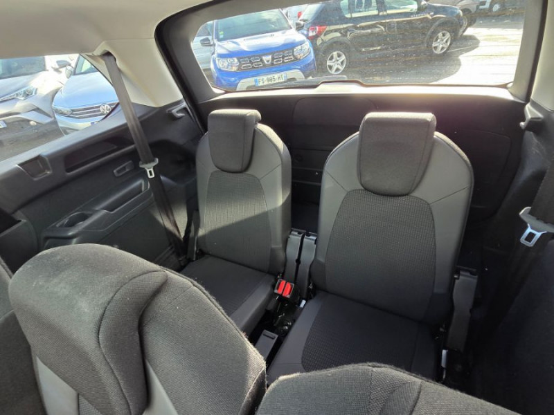 Photo 13 de l'offre de CITROEN GRAND C4 SPACETOURER 1.5 BlueHDi 130 EAT8 SHINE Toit Pano Attel. 7PL à 24500€ chez Mérignac auto