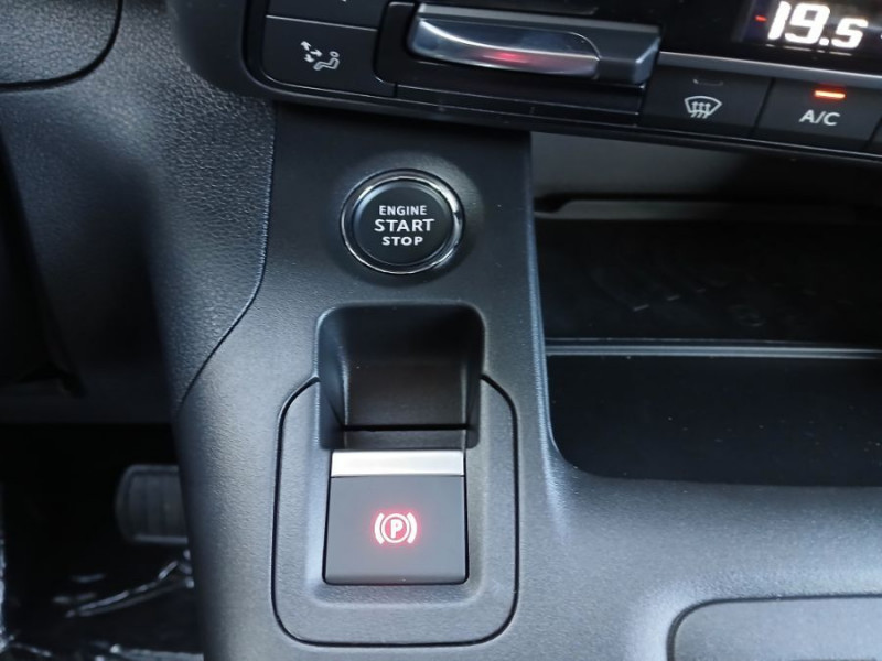 Photo 28 de l'offre de CITROEN BERLINGO 1.5 BlueHDi 130 EAT8 N1 PACK ADML Camera Induction 3 Sièges Arr. à 28450€ chez Mérignac auto