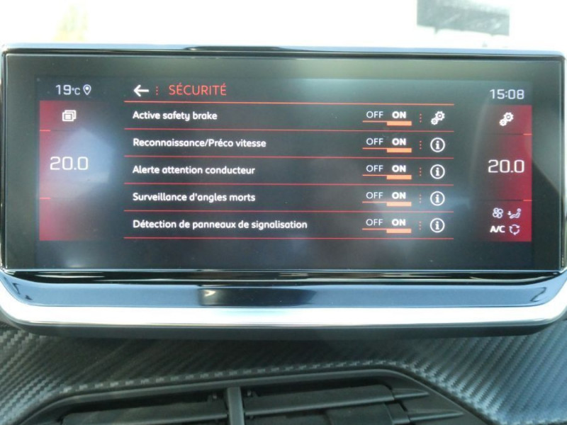 Photo 39 de l'offre de PEUGEOT 208 II 1.2 PureTech 100 BVM6 GT LINE TOIT Pano ADML à 12950€ chez Mérignac auto