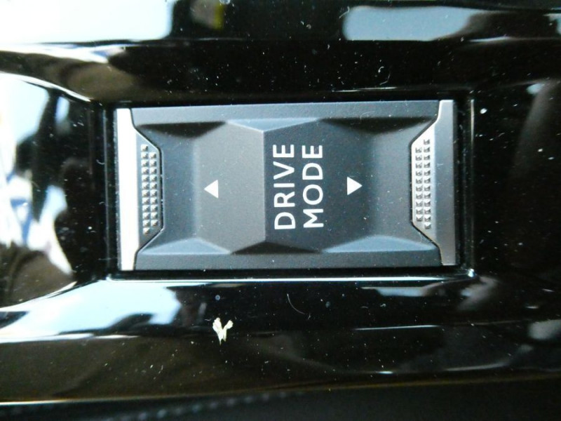 Photo 34 de l'offre de PEUGEOT 208 II 1.2 PureTech 100 BVM6 GT LINE TOIT Pano ADML à 12950€ chez Mérignac auto