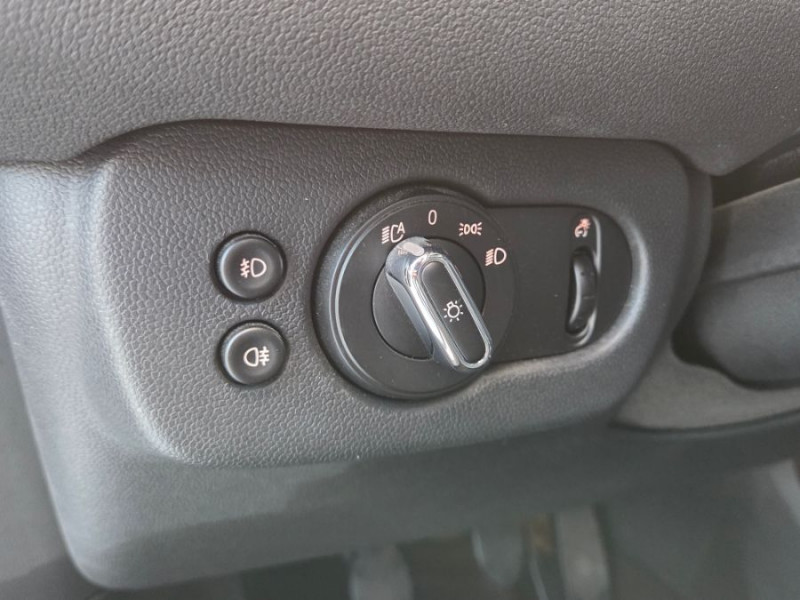 Photo 16 de l'offre de MINI CLUBMAN III 1.5i 136 BVM6 COOPER GPS JA17 LED Key Less à 15950€ chez Mérignac auto