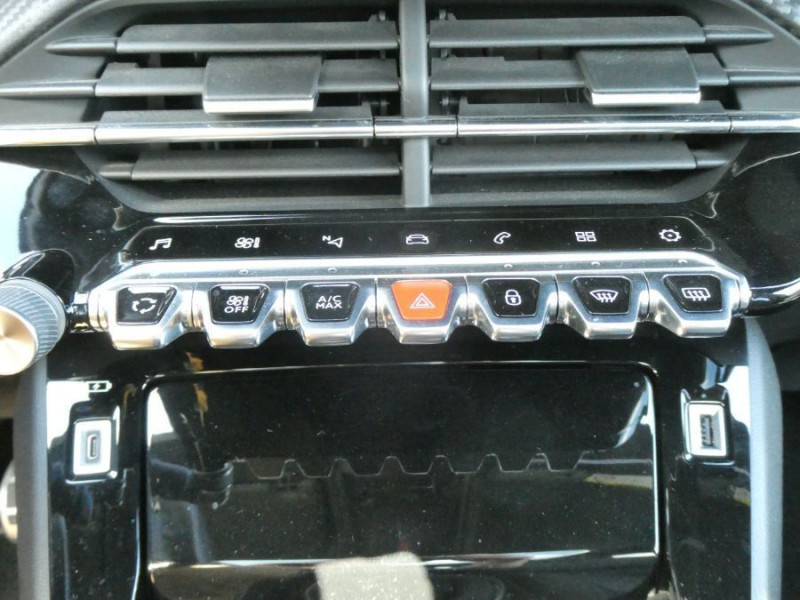 Photo 33 de l'offre de PEUGEOT 208 II 1.2 PureTech 100 BVM6 GT LINE TOIT Pano ADML à 12950€ chez Mérignac auto