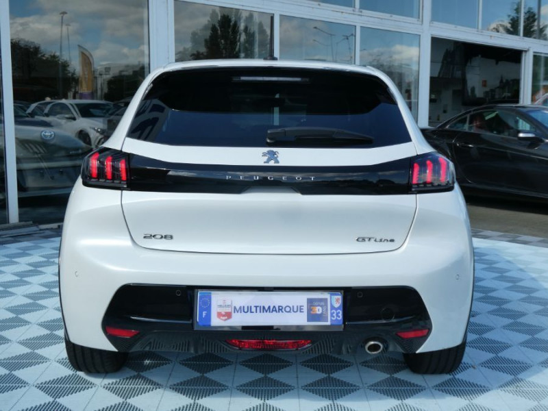 Photo 11 de l'offre de PEUGEOT 208 II 1.2 PureTech 100 BVM6 GT LINE TOIT Pano ADML à 12950€ chez Mérignac auto