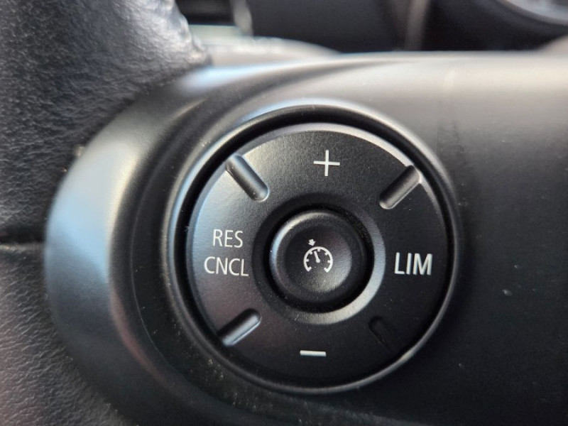 Photo 26 de l'offre de MINI CLUBMAN III 1.5i 136 BVM6 COOPER GPS JA17 LED Key Less à 15950€ chez Mérignac auto