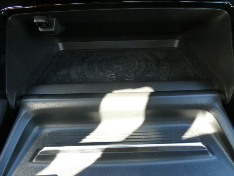 Photo 9 de l'offre de PEUGEOT 208 II 1.2 PureTech 100 BVM6 GT LINE TOIT Pano ADML à 12950€ chez Mérignac auto