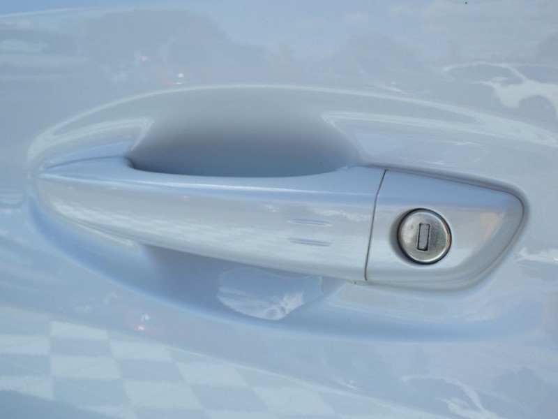 Photo 25 de l'offre de PEUGEOT 208 II 1.2 PureTech 100 BVM6 GT LINE TOIT Pano ADML à 12950€ chez Mérignac auto