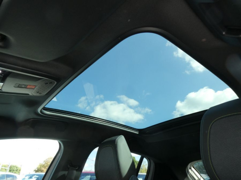 Photo 6 de l'offre de PEUGEOT 208 II 1.2 PureTech 100 BVM6 GT LINE TOIT Pano ADML à 12950€ chez Mérignac auto