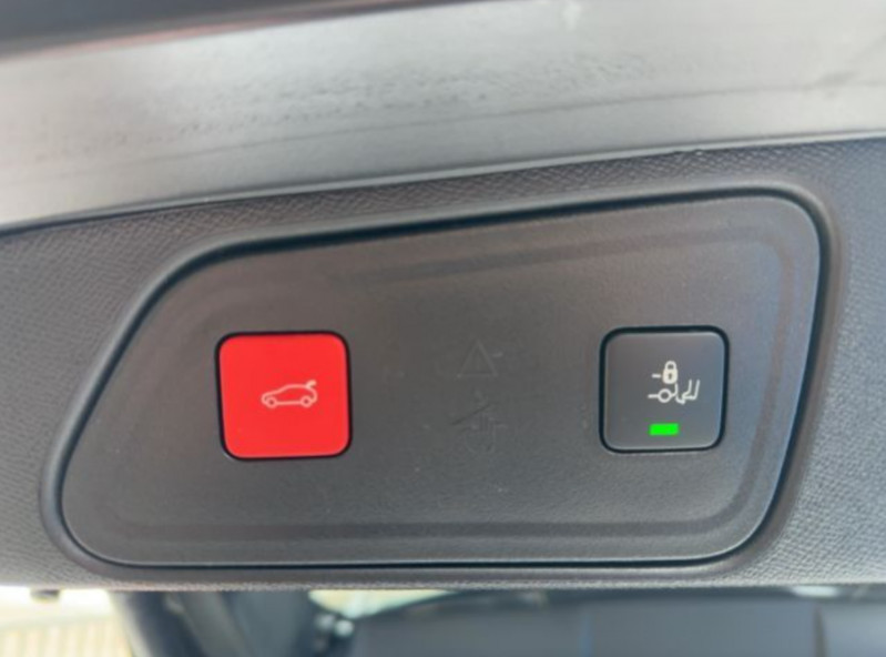 Photo 7 de l'offre de PEUGEOT 3008 II (2) 1.5 BlueHDi 130 EAT8 GT Black Pack JA19 Hayon EL. à 29450€ chez Mérignac auto