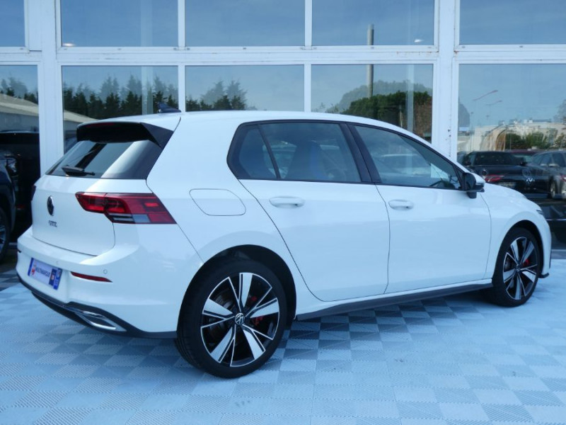 Photo 3 de l'offre de VOLKSWAGEN GOLF VIII 1.4 HYBRID 245 GTE Export JA18 GPS LED+ à 27450€ chez Mérignac auto