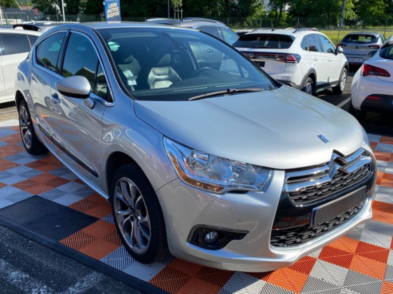 Photo 2 de l'offre de CITROEN DS4 1.6 THP 200 BVM6 SPORT CHIC CUIR JA18 Radars à 10490€ chez Mérignac auto