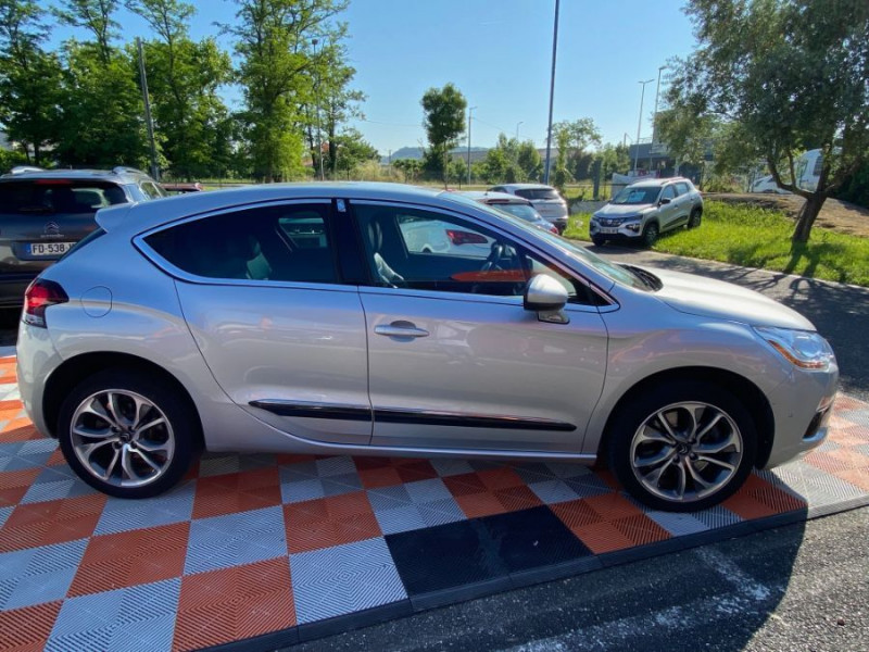 Photo 7 de l'offre de CITROEN DS4 1.6 THP 200 BVM6 SPORT CHIC CUIR JA18 Radars à 10490€ chez Mérignac auto