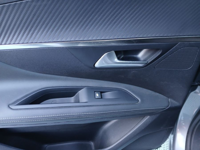 Photo 14 de l'offre de PEUGEOT 3008 II 1.5 BlueHDi 130 BVM6 ALLURE Camera ADML 1ère Main à 16450€ chez Mérignac auto