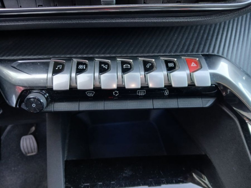 Photo 22 de l'offre de PEUGEOT 3008 II 1.5 BlueHDi 130 BVM6 ALLURE Camera ADML 1ère Main à 16450€ chez Mérignac auto