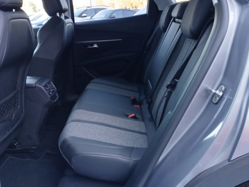 Photo 28 de l'offre de PEUGEOT 3008 II 1.5 BlueHDi 130 BVM6 ALLURE Camera ADML 1ère Main à 16450€ chez Mérignac auto