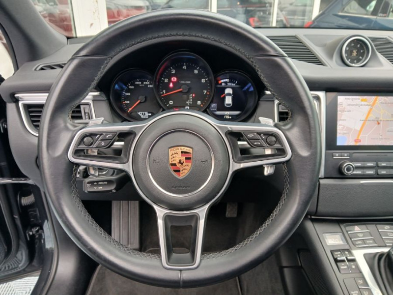 Photo 19 de l'offre de PORSCHE MACAN II 2.0 252 PDK TOE JA20 Camera Bose 1ère Main à 51450€ chez Mérignac auto