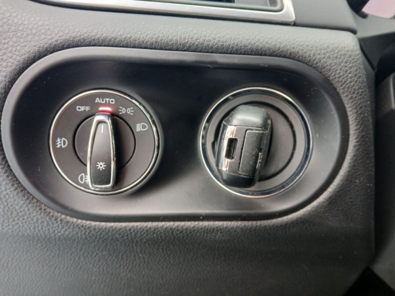 Photo 31 de l'offre de PORSCHE MACAN II 2.0 252 PDK TOE JA20 Camera Bose 1ère Main à 51450€ chez Mérignac auto