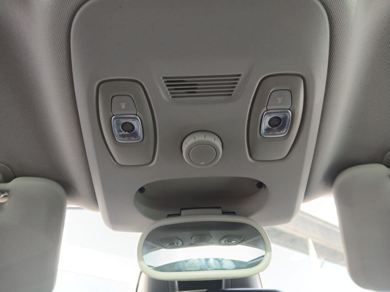 Photo 35 de l'offre de RENAULT GRAND SCENIC IV 1.6 DCI 130 BVM6 INTENS TOIT Pano 7PL Suivi. à 17490€ chez Mérignac auto