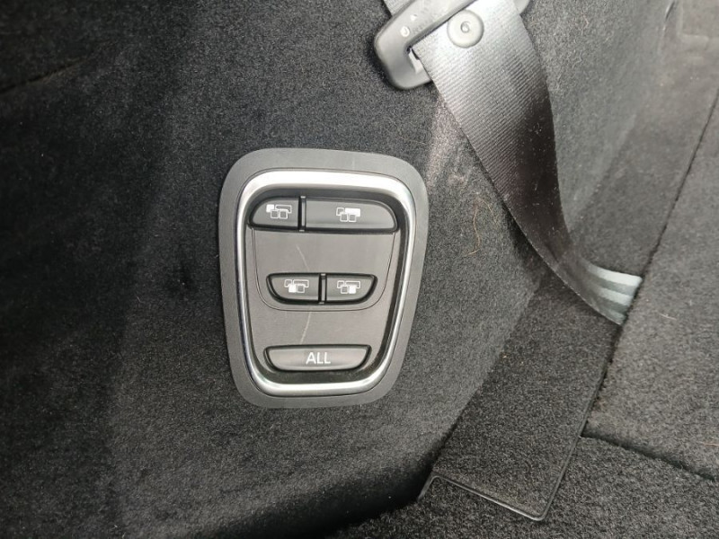 Photo 46 de l'offre de RENAULT GRAND SCENIC IV 1.6 DCI 130 BVM6 INTENS TOIT Pano 7PL Suivi. à 17490€ chez Mérignac auto