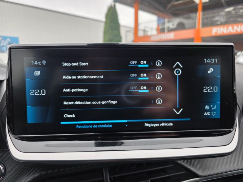 Photo 30 de l'offre de PEUGEOT 2008 II 1.5 BlueHDi 130 EAT8 ALLURE PACK Cockpit 3D Attel. à 20450€ chez Mérignac auto