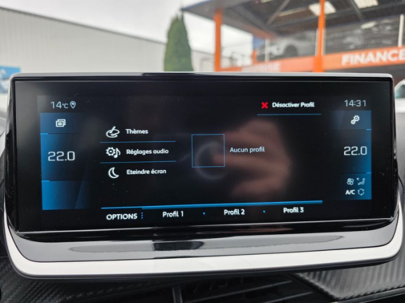 Photo 34 de l'offre de PEUGEOT 2008 II 1.5 BlueHDi 130 EAT8 ALLURE PACK Cockpit 3D Attel. à 20450€ chez Mérignac auto
