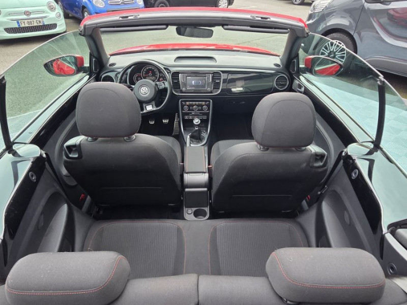 Photo 5 de l'offre de VOLKSWAGEN COCCINELLE CABRIOLET 1.2 TSI 105 BVM6 SOUND GPS Xénon SC JA17 Carnet à 19950€ chez Mérignac auto