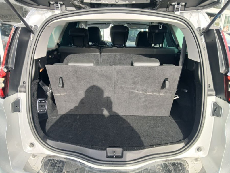 Photo 43 de l'offre de RENAULT GRAND SCENIC IV 1.6 DCI 130 BVM6 INTENS TOIT Pano 7PL Suivi. à 17490€ chez Mérignac auto