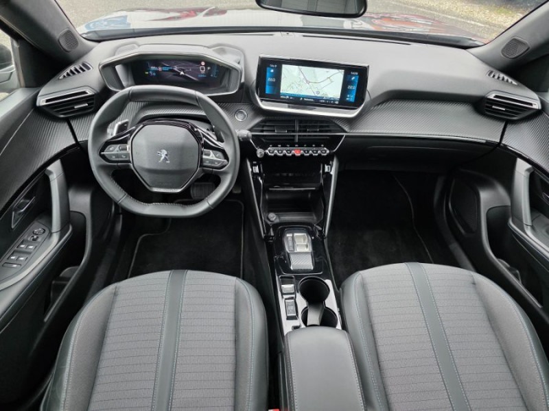 Photo 4 de l'offre de PEUGEOT 2008 II 1.5 BlueHDi 130 EAT8 ALLURE PACK Cockpit 3D Attel. à 20450€ chez Mérignac auto