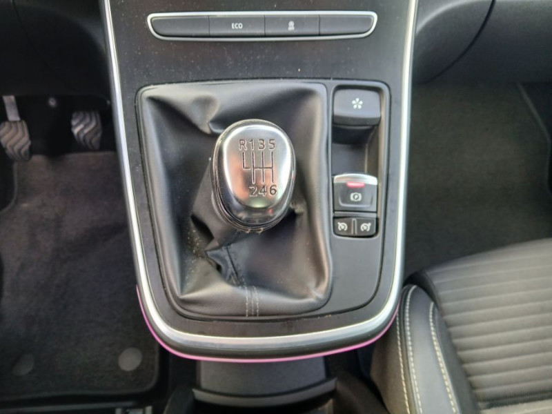 Photo 25 de l'offre de RENAULT GRAND SCENIC IV 1.6 DCI 130 BVM6 INTENS TOIT Pano 7PL Suivi. à 17490€ chez Mérignac auto