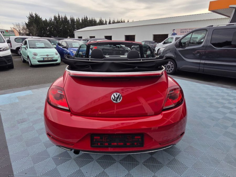 Photo 12 de l'offre de VOLKSWAGEN COCCINELLE CABRIOLET 1.2 TSI 105 BVM6 SOUND GPS Xénon SC JA17 Carnet à 19950€ chez Mérignac auto