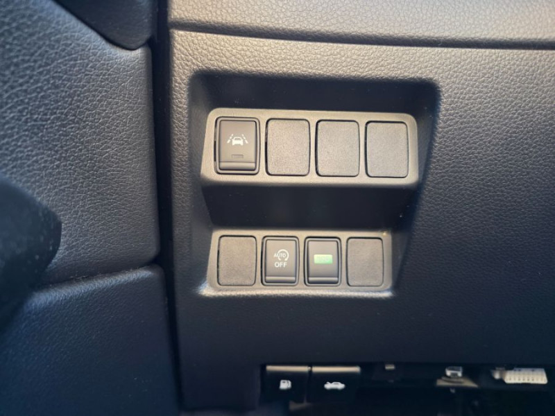 Photo 19 de l'offre de NISSAN QASHQAI 1.6 DCI 130 BVA TEKNA Mi CUIR TOIT Pano SC à 18980€ chez Mérignac auto