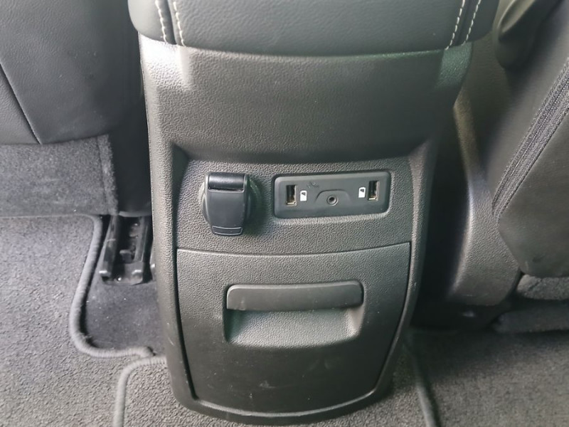 Photo 40 de l'offre de RENAULT GRAND SCENIC IV 1.6 DCI 130 BVM6 INTENS TOIT Pano 7PL Suivi. à 17490€ chez Mérignac auto