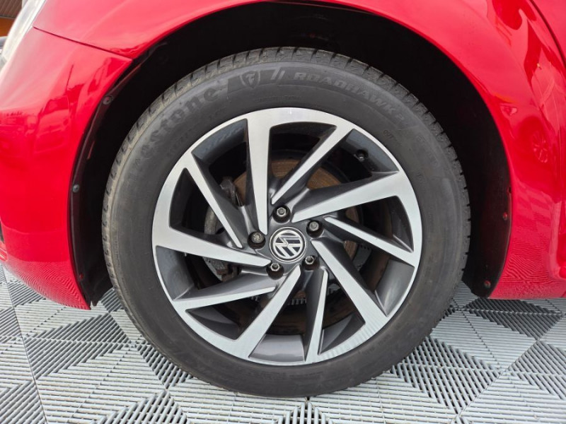 Photo 20 de l'offre de VOLKSWAGEN COCCINELLE CABRIOLET 1.2 TSI 105 BVM6 SOUND GPS Xénon SC JA17 Carnet à 19950€ chez Mérignac auto