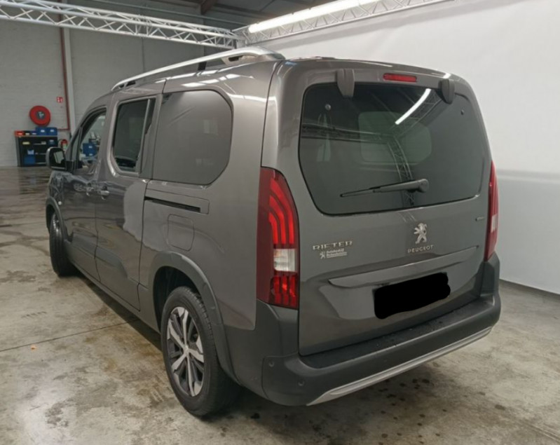 Photo 8 de l'offre de PEUGEOT RIFTER XL LONG 1.5 BlueHDi 100 BVM6 GT LINE 5PL GPS Camera JA17 à 21450€ chez Mérignac auto