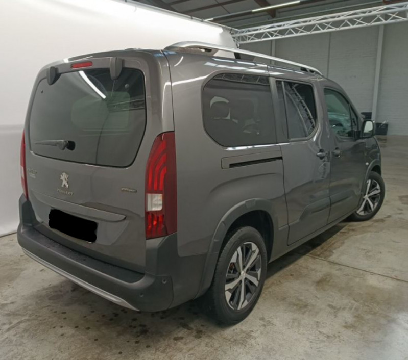Photo 3 de l'offre de PEUGEOT RIFTER XL LONG 1.5 BlueHDi 100 BVM6 GT LINE 5PL GPS Camera JA17 à 21450€ chez Mérignac auto