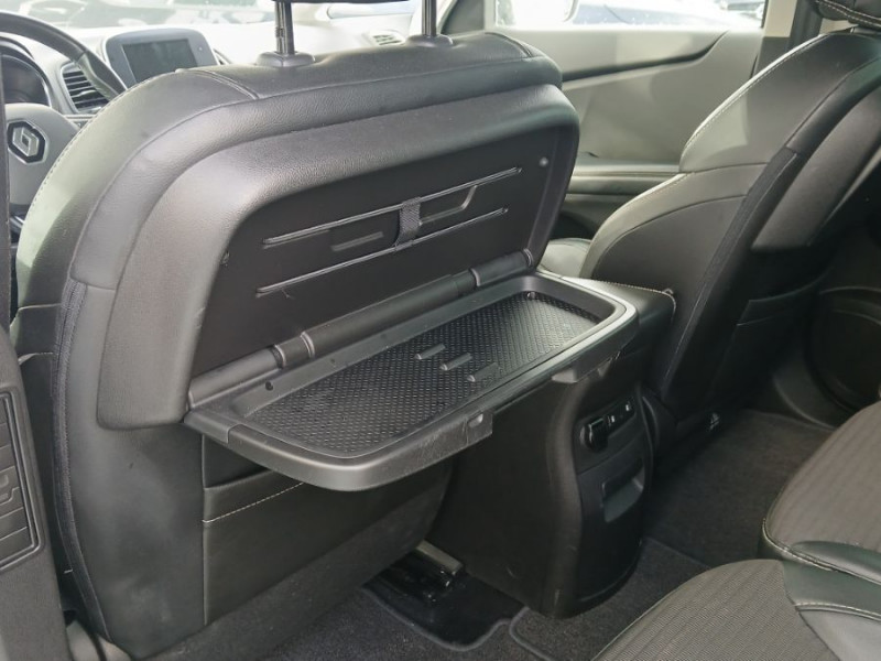 Photo 39 de l'offre de RENAULT GRAND SCENIC IV 1.6 DCI 130 BVM6 INTENS TOIT Pano 7PL Suivi. à 17490€ chez Mérignac auto