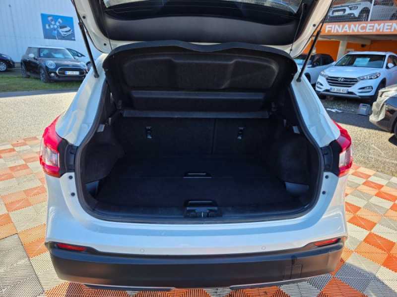 Photo 10 de l'offre de NISSAN QASHQAI 1.6 DCI 130 BVA TEKNA Mi CUIR TOIT Pano SC à 18980€ chez Mérignac auto