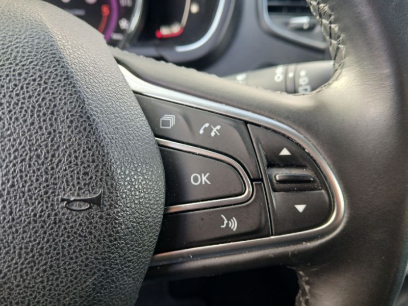 Photo 21 de l'offre de RENAULT GRAND SCENIC IV 1.6 DCI 130 BVM6 INTENS TOIT Pano 7PL Suivi. à 17490€ chez Mérignac auto