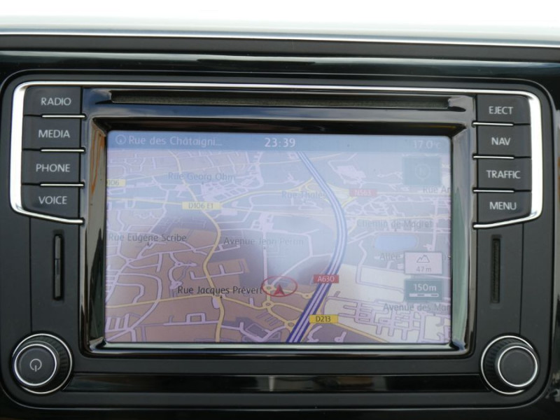 Photo 7 de l'offre de VOLKSWAGEN COCCINELLE CABRIOLET 1.2 TSI 105 BVM6 SOUND JA18 GPS Xénon Suivi VW à 19800€ chez Mérignac auto