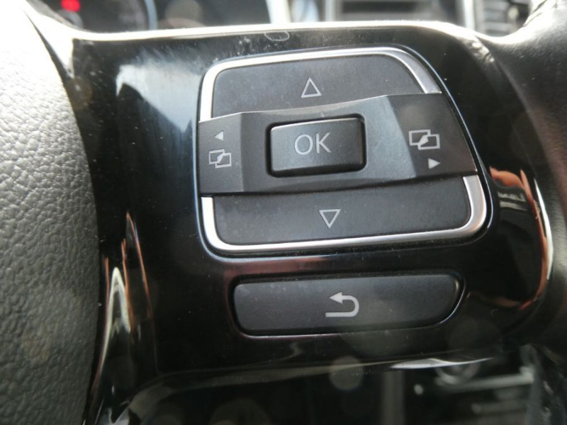 Photo 24 de l'offre de VOLKSWAGEN COCCINELLE CABRIOLET 1.2 TSI 105 BVM6 SOUND JA18 GPS Xénon Suivi VW à 19800€ chez Mérignac auto