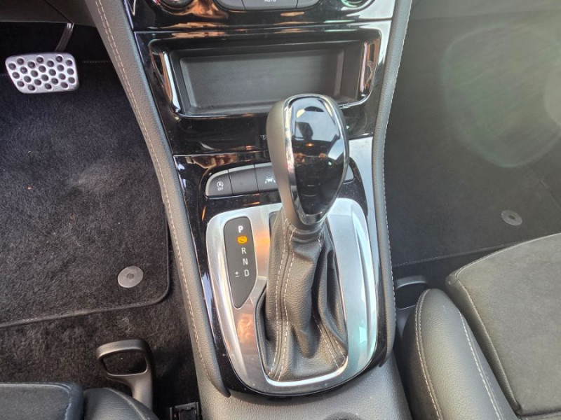 Photo 15 de l'offre de OPEL ASTRA V 1.5 TURBO D 122 BVA9 ULTIMATE Mi CUIR JA18 Options... à 16990€ chez Mérignac auto