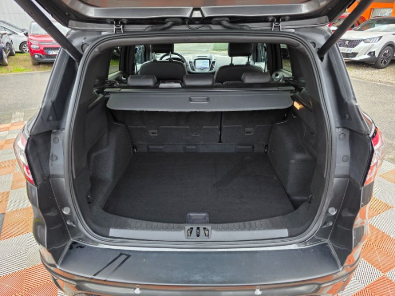 Photo 19 de l'offre de FORD KUGA 1.5 Flexifuel-E85 150 BVA 4X2 ST LINE Pack Prémium JA19 Attel. à 17450€ chez Mérignac auto