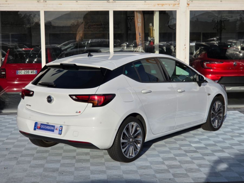 Photo 3 de l'offre de OPEL ASTRA V 1.5 TURBO D 122 BVA9 ULTIMATE Mi CUIR JA18 Options... à 16990€ chez Mérignac auto
