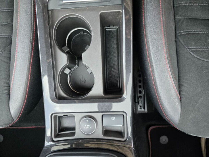 Photo 44 de l'offre de FORD KUGA 1.5 Flexifuel-E85 150 BVA 4X2 ST LINE Pack Prémium JA19 Attel. à 17450€ chez Mérignac auto