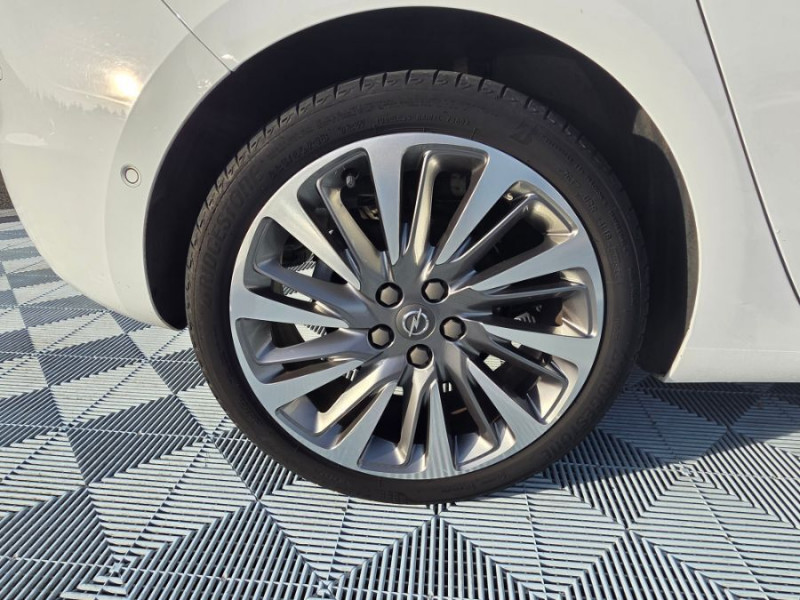 Photo 13 de l'offre de OPEL ASTRA V 1.5 TURBO D 122 BVA9 ULTIMATE Mi CUIR JA18 Options... à 16990€ chez Mérignac auto